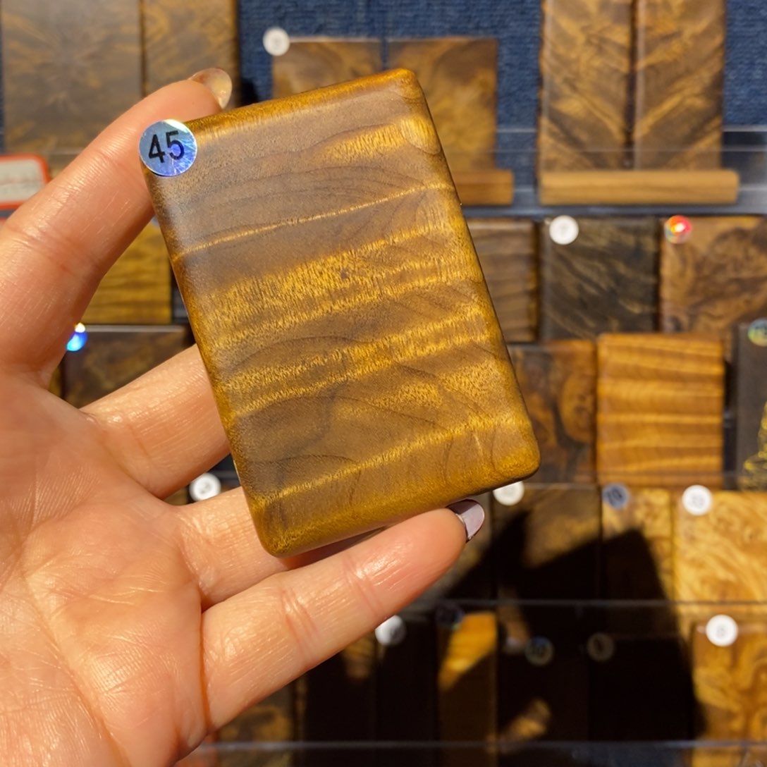 金丝楠无事牌打***?金丝楠木小叶桢楠