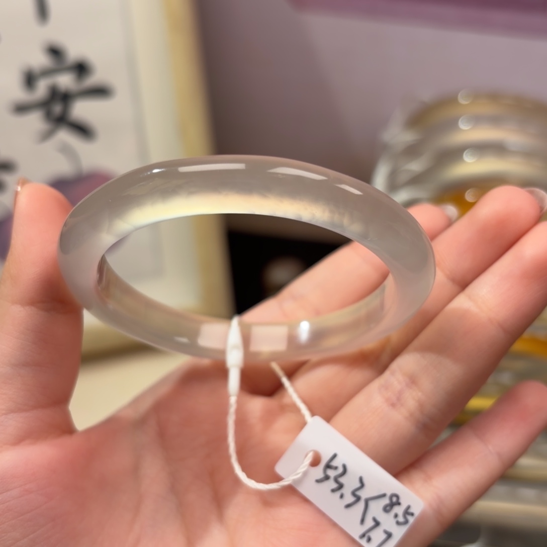 如***月玛瑙/玉髓未镶嵌手镯