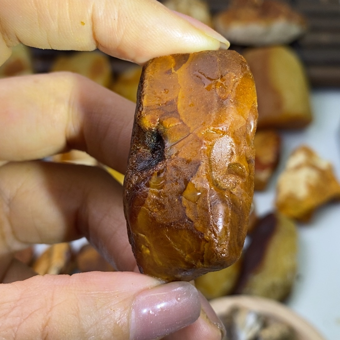 定制琥珀天然蜜蜡乌料