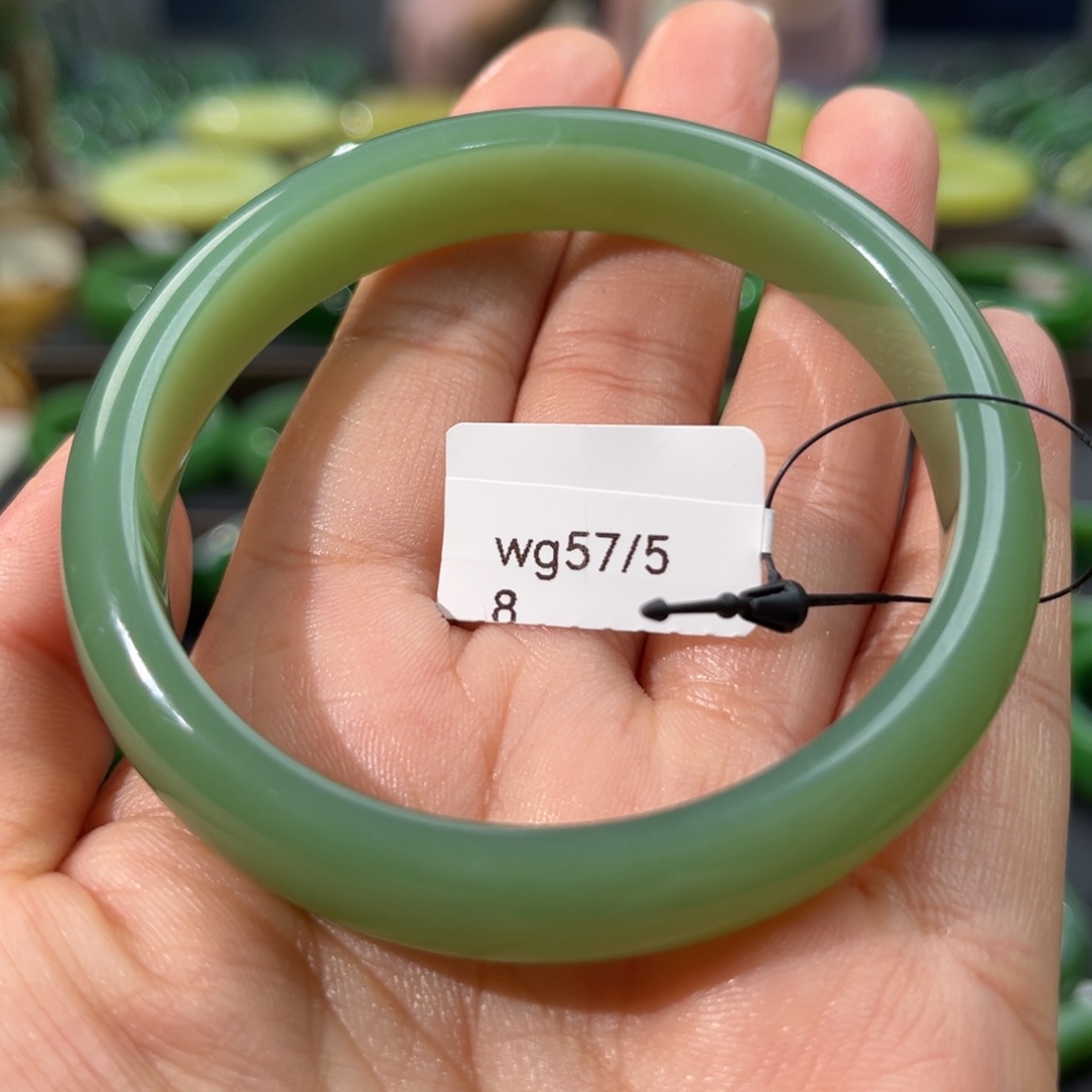 和田玉（碧玉）手镯未镶嵌