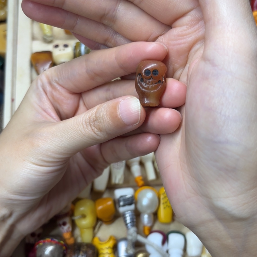 配饰和其他物品上使用各种工具