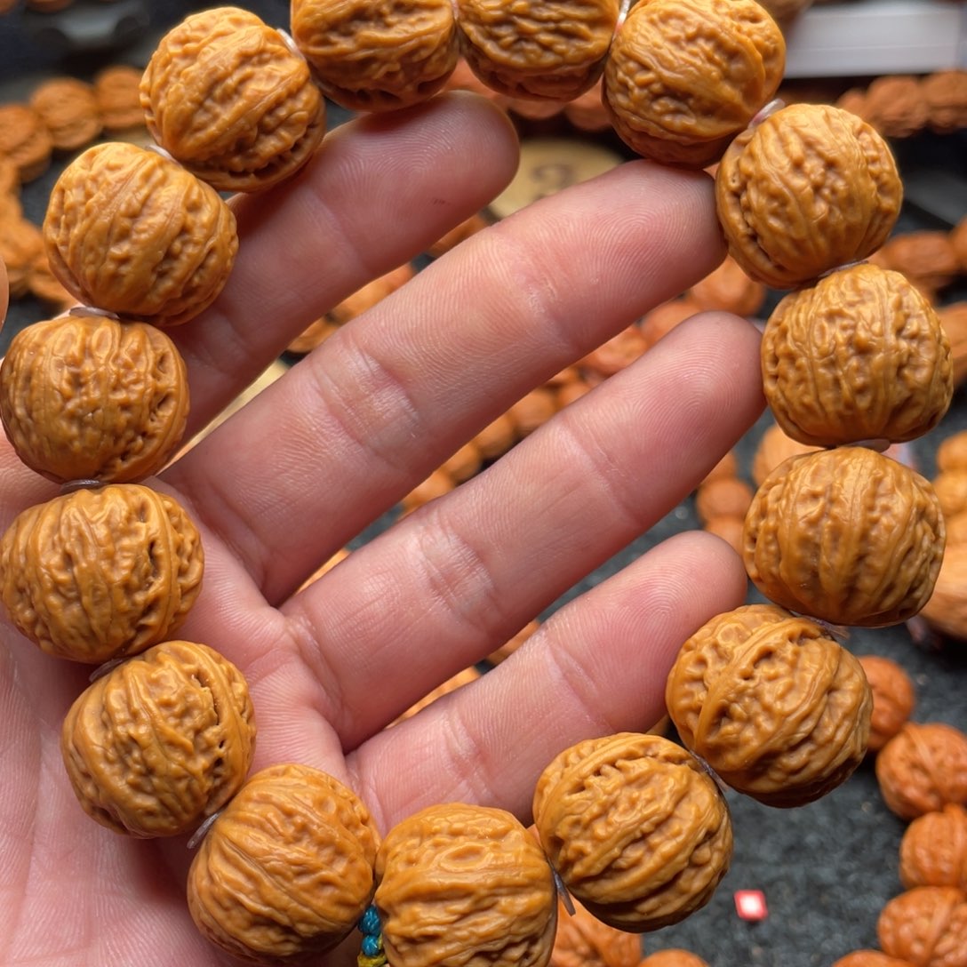文玩核桃吊坠野生小核桃京八棱手串
