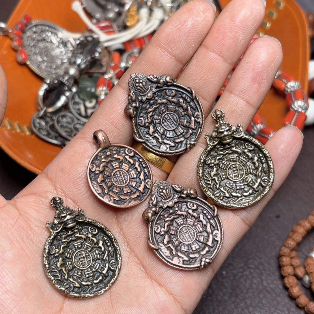 铜星月菩提吊坠项链