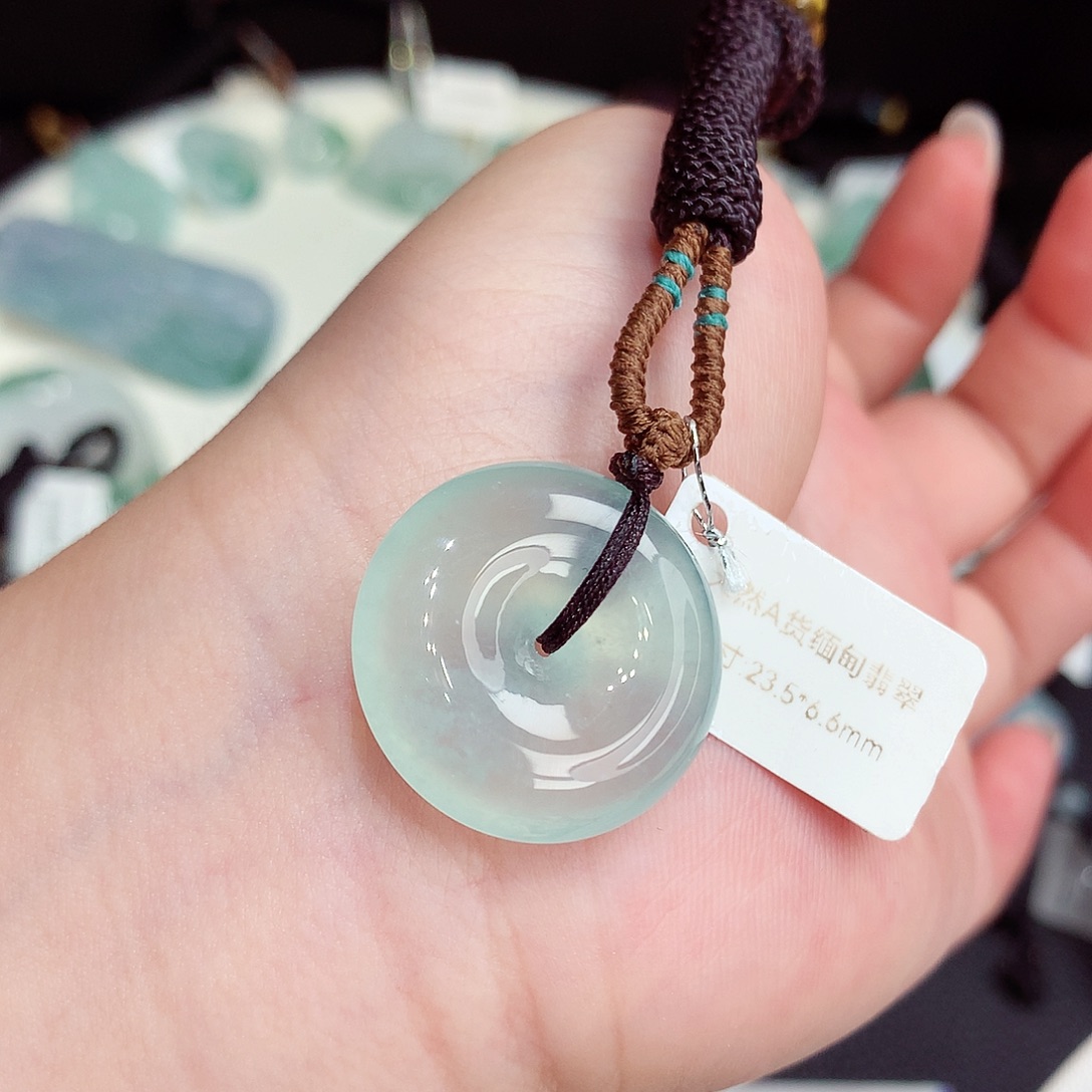 翡翠未镶嵌颈饰翡翠40，23.5/6.6