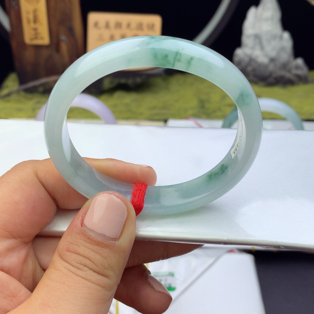 未镶嵌手镯（贵妃镯）翡翠纯天然