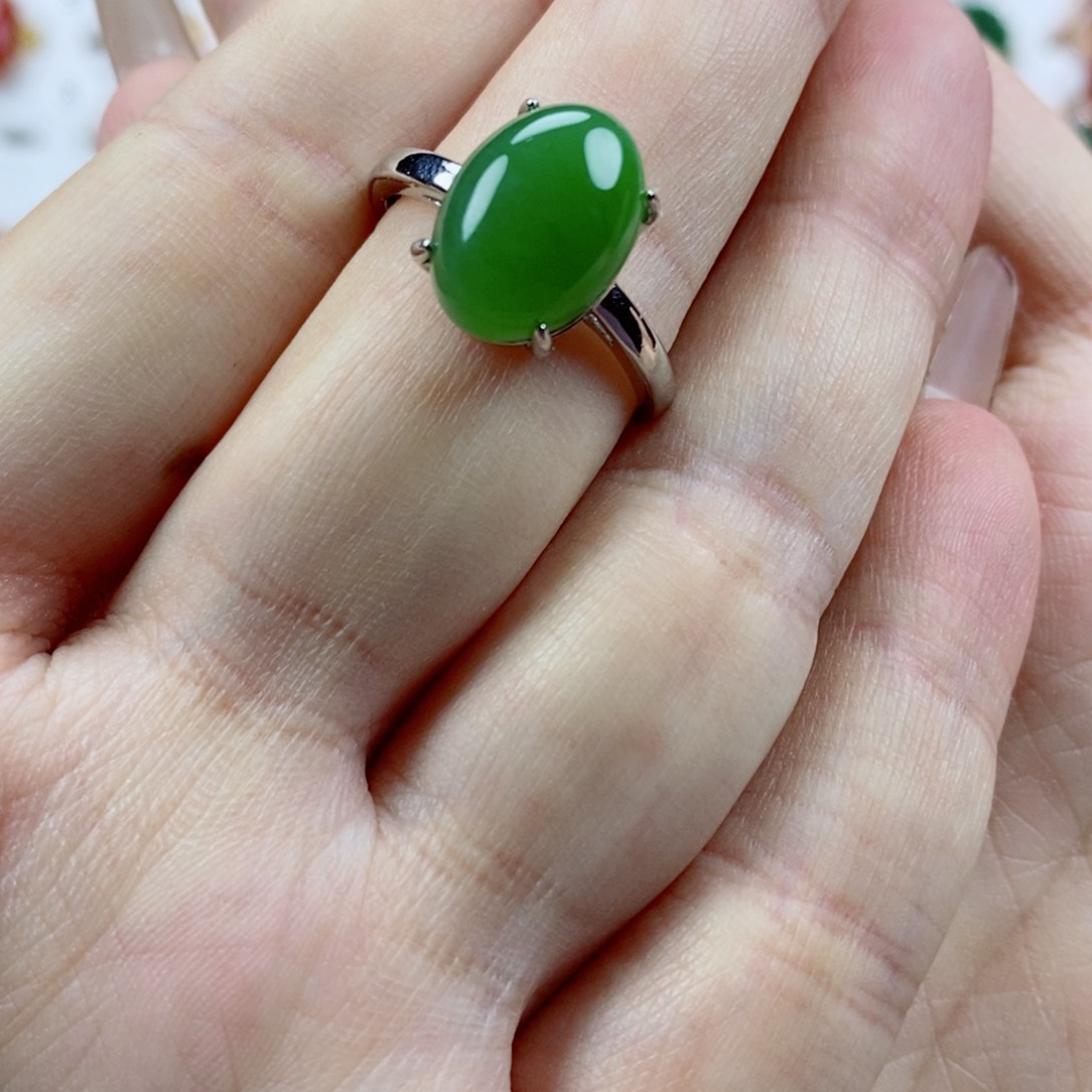 未镶嵌戒指和田玉