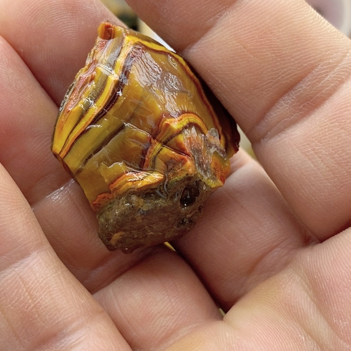 创**来河北宣化战国红奇石