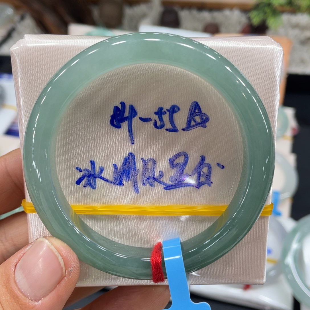 翡翠未镶嵌手镯翡翠