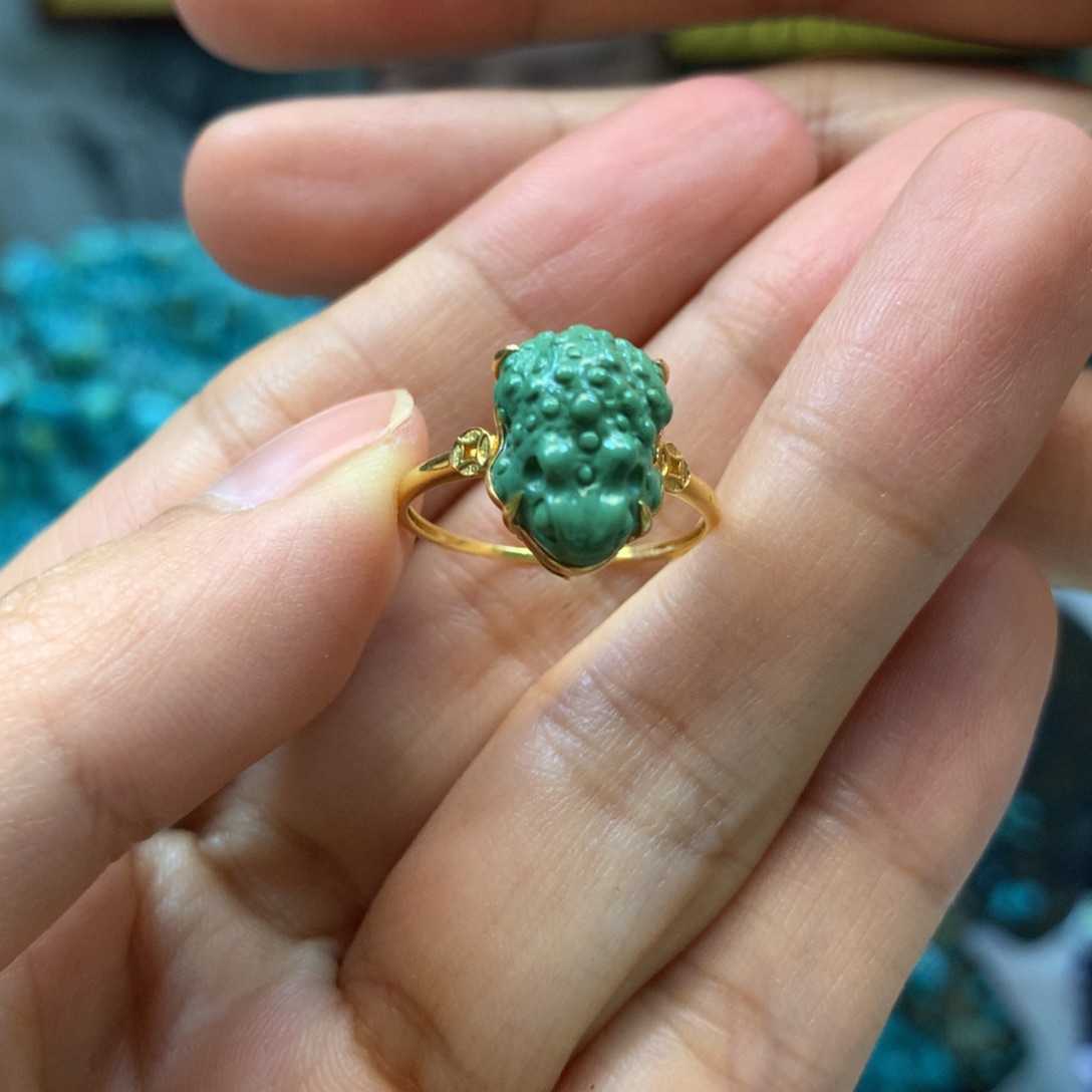 绿松石戒指18K金镶嵌