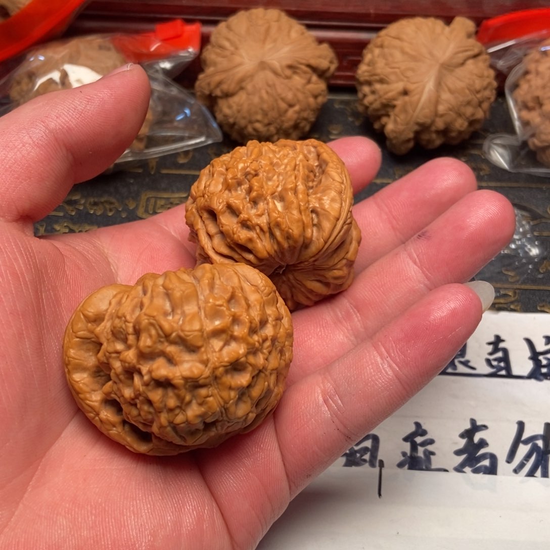 文玩核桃把件一****?龙鼎