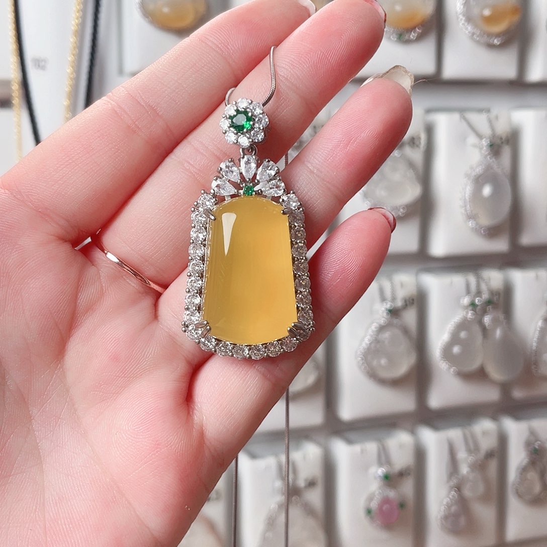 玛瑙/玉髓吊坠(赠链)未镶嵌