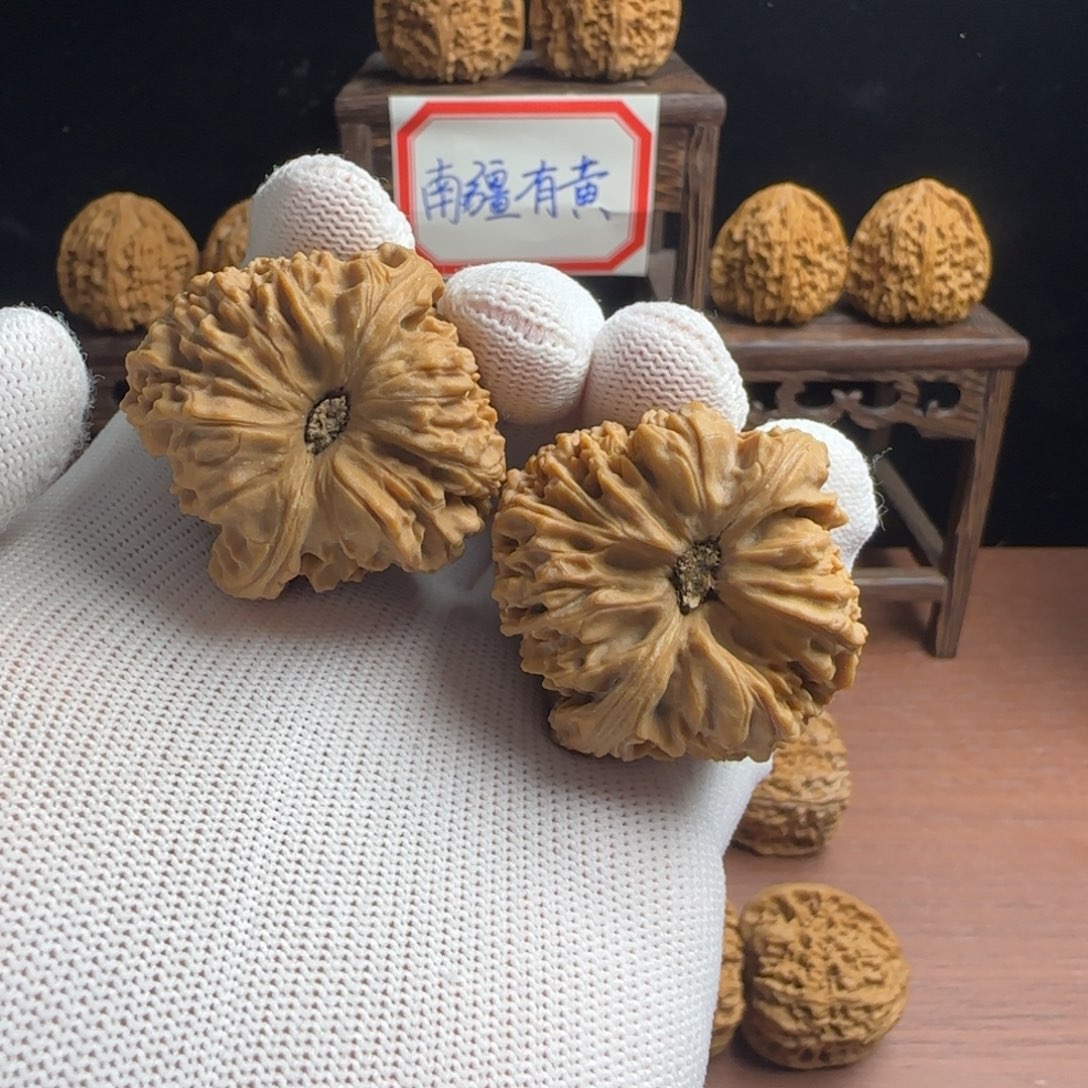 文玩核桃吊坠40窝头