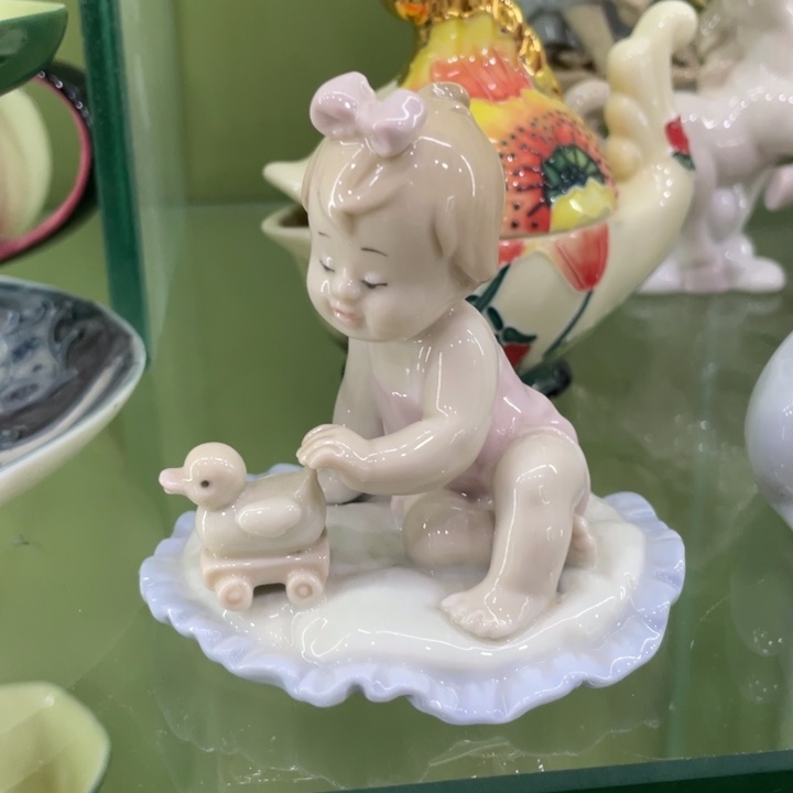 陶小女孩陶瓷一个