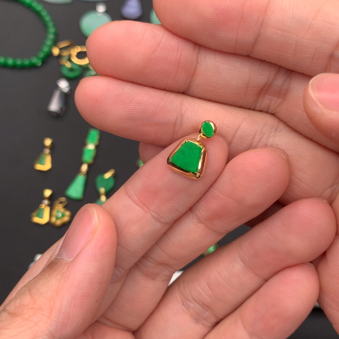 翡翠18K金镶嵌吊坠(不含链)