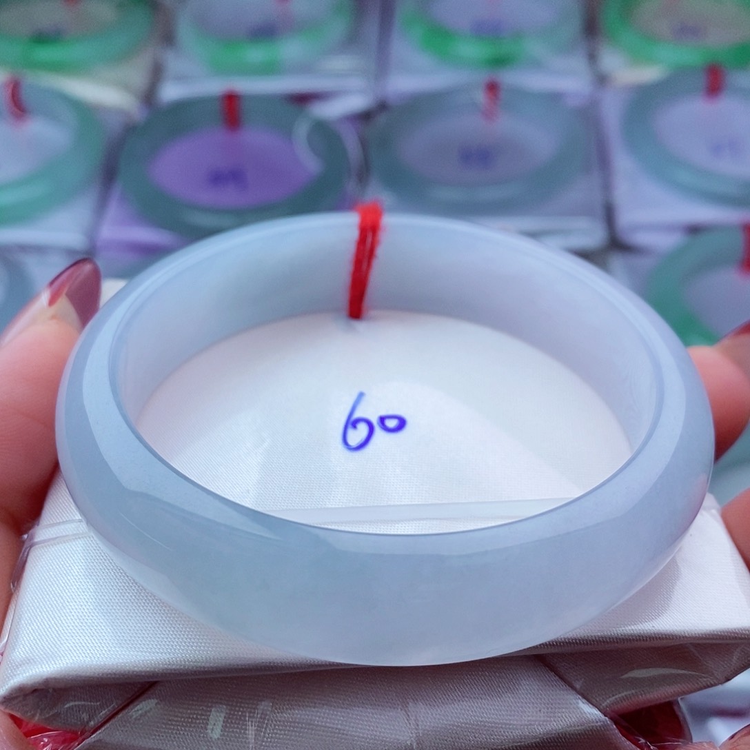 翡翠手镯未镶嵌冰胶蓝紫底宽版正圈