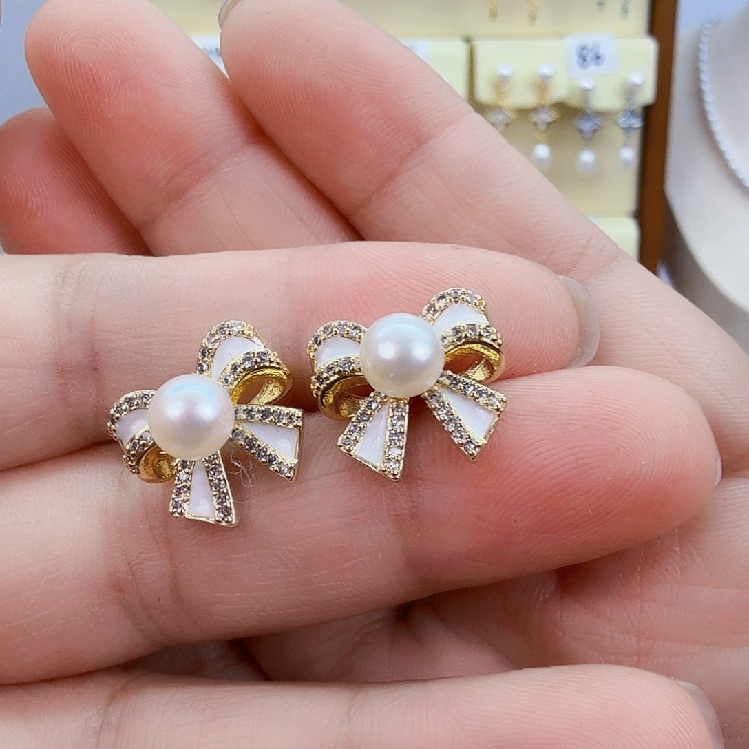 淡水珍珠未镶嵌耳饰