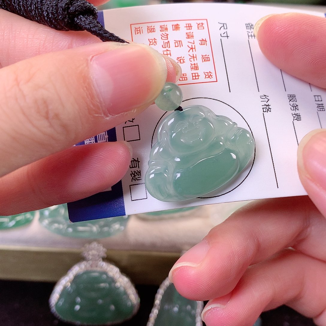 翡翠颈饰未镶嵌翡翠