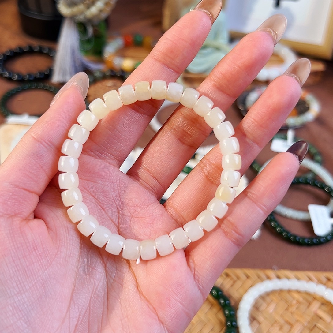 和田玉未镶嵌手串