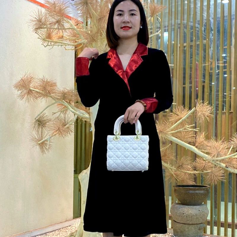 气质拼接款减龄撞色西装领黑裙 女2025新款秋冬洋气减龄显瘦A字裙