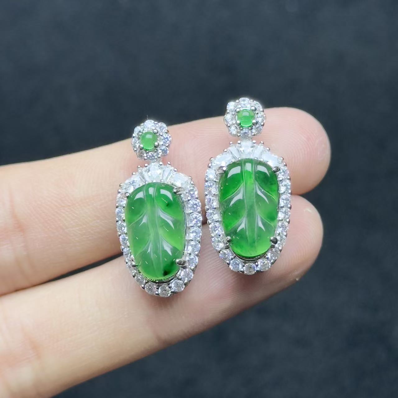 【老三珠宝】翡翠叶子吊坠赠链【多样性发其一】约13-9-2mm 