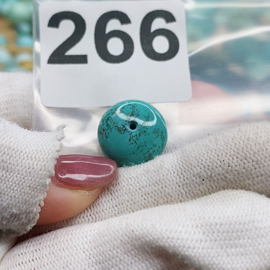 绿松石颈饰未镶嵌