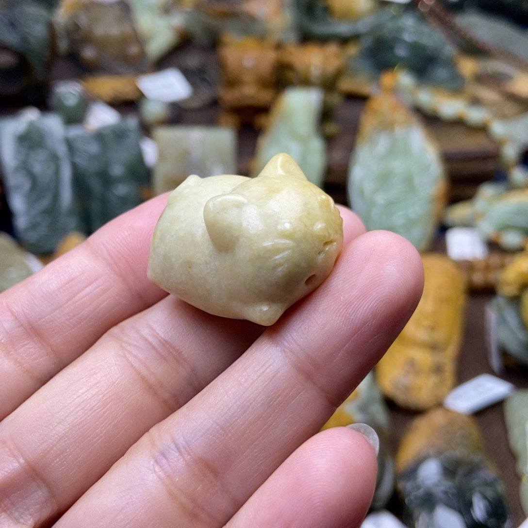 未镶嵌岫岩河磨玉（透闪石质玉）珠宝奇石