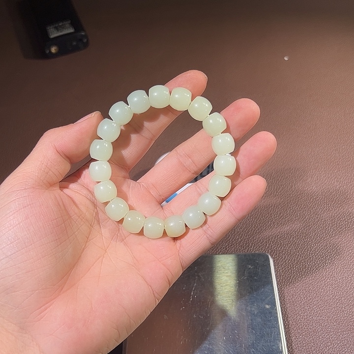 辉***玲和田玉（糖玉）未镶嵌笔搁