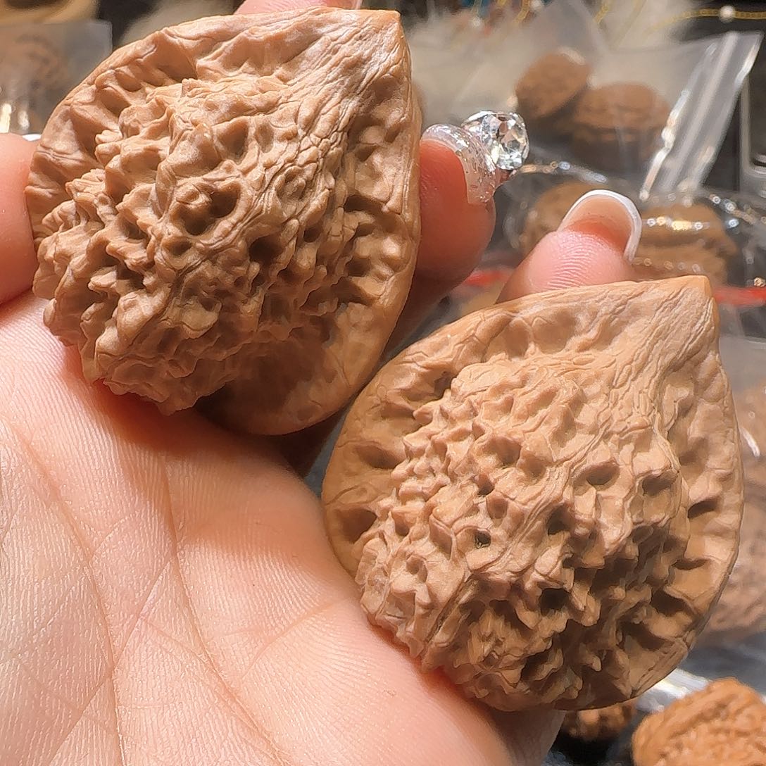 文玩核桃吊坠43朱雀