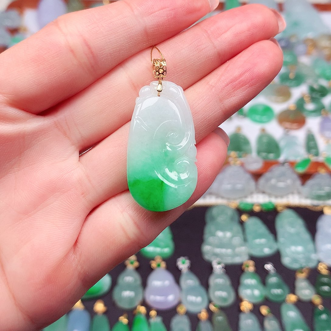 翡翠颈饰18K金镶嵌天然翡翠A货