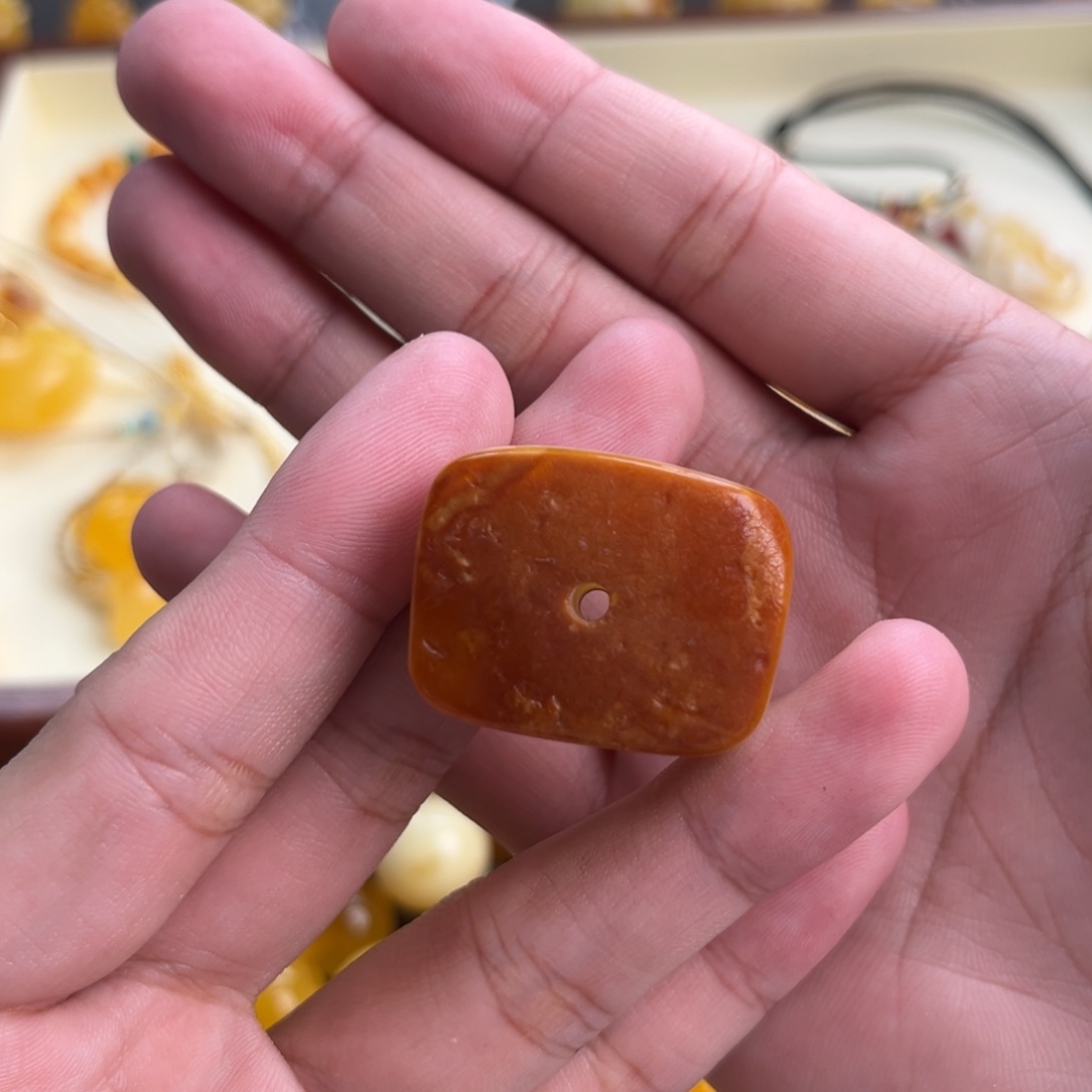 细****琥珀未镶嵌珠宝奇石