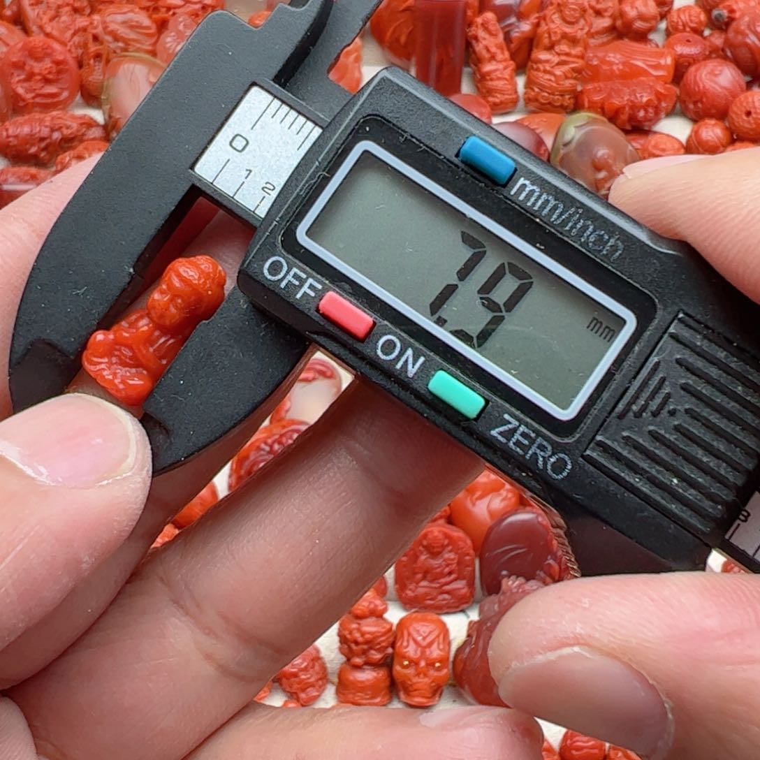 南红玛瑙配饰未镶嵌