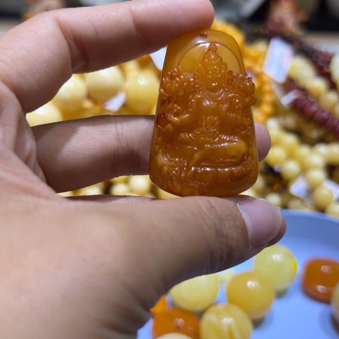 琥珀珠宝奇石未镶嵌