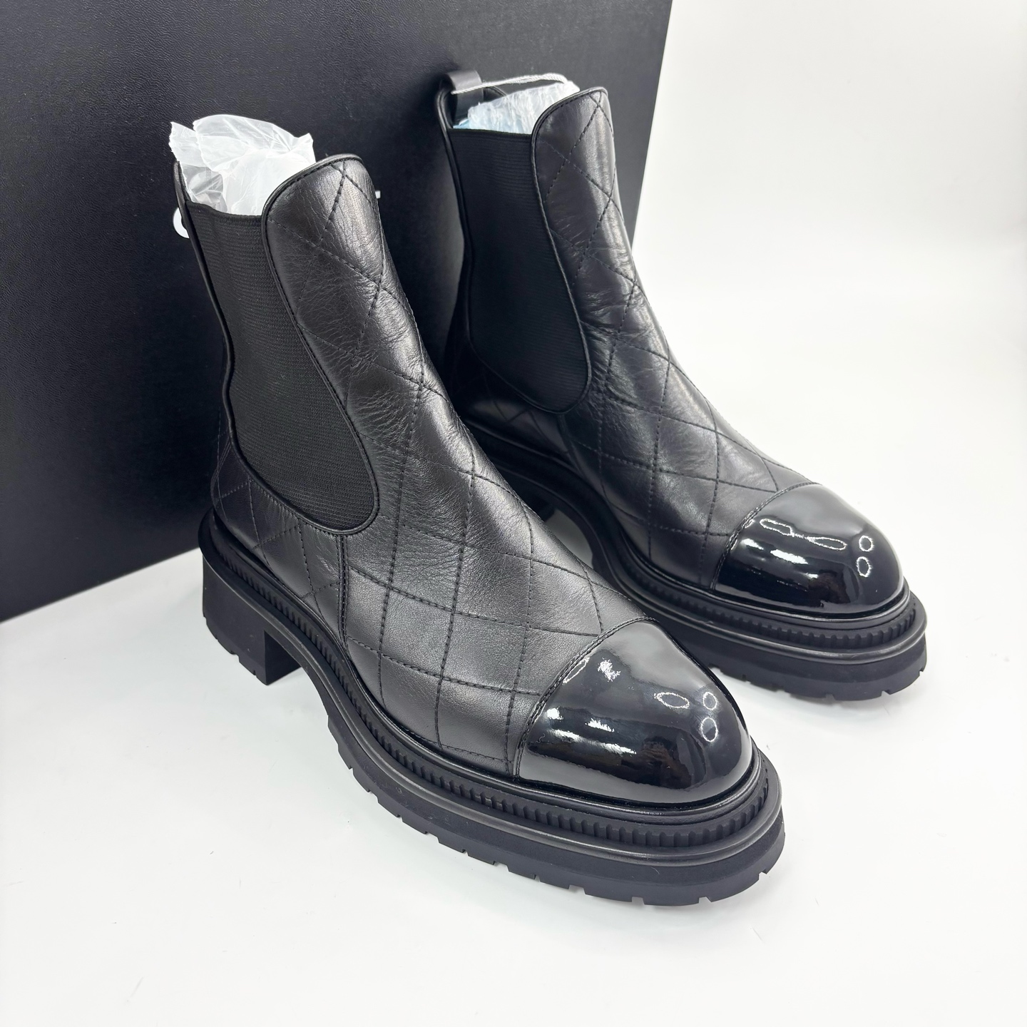 未使用 Chanel/香奈儿 38.5码/黑色厚底切尔西短靴/p0395