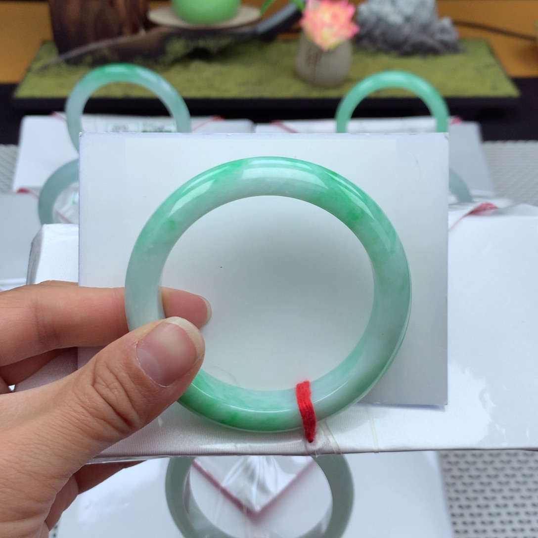 翡翠手镯未镶嵌纯天然缅甸翡翠