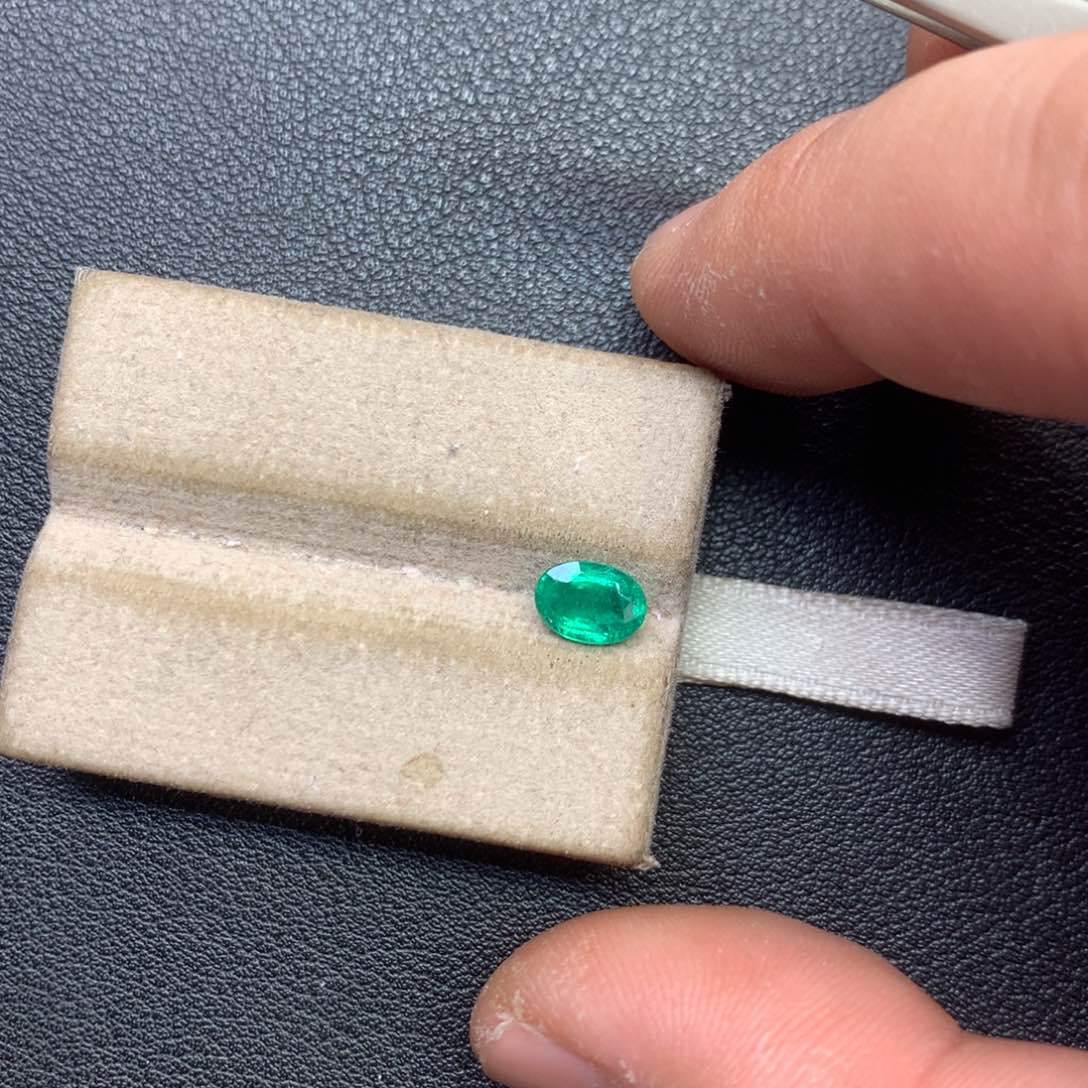 祖母绿裸石未镶嵌0.84ct