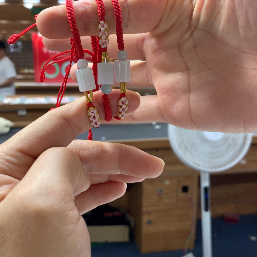 翡翠未镶嵌手链多样性发一