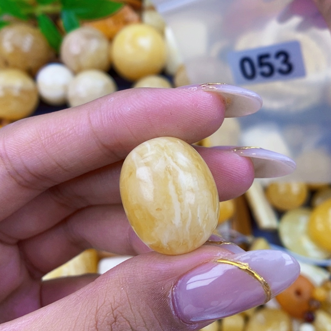 未镶嵌琥珀珠宝奇石18×22.3 粉