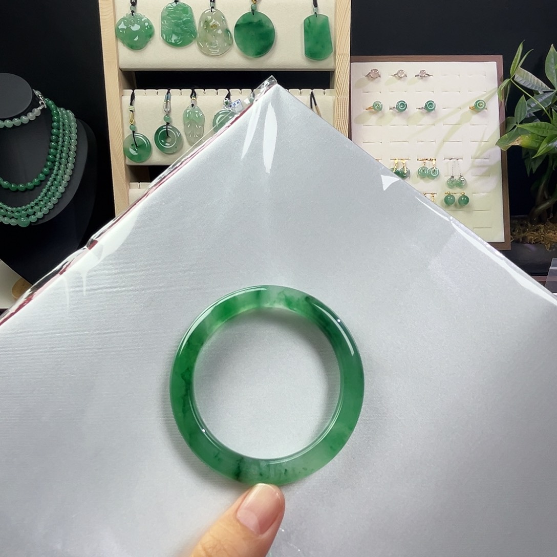 岚***岚石英质玉未镶嵌手镯49.5