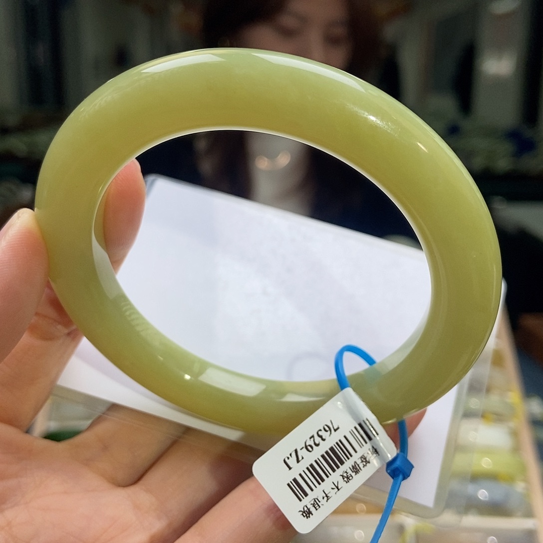 和田玉手镯未镶嵌61 62若羌黄口