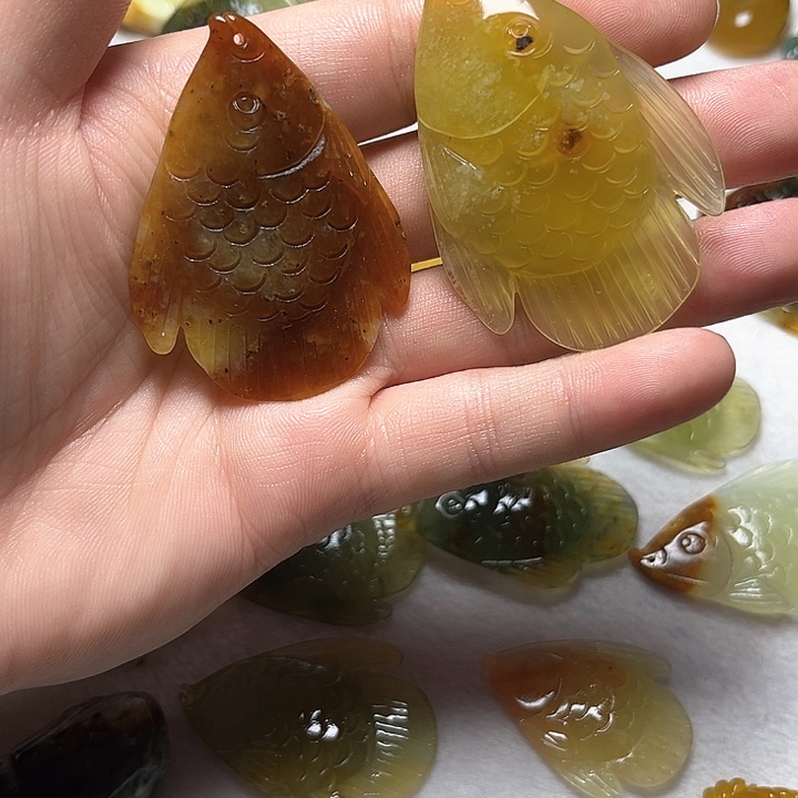 蛇纹石玉颈饰未镶嵌?*乐