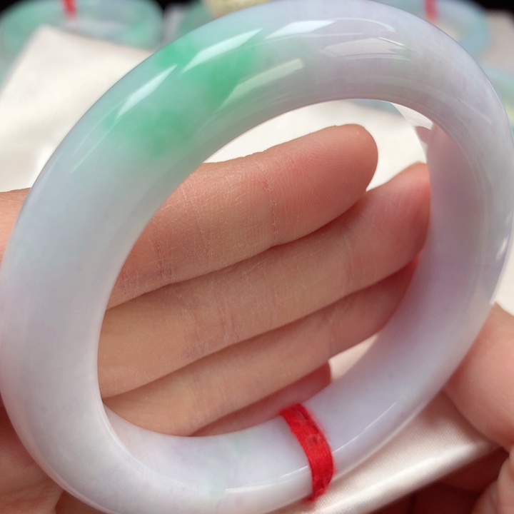 翡翠手镯未镶嵌粉紫底阳绿花12号