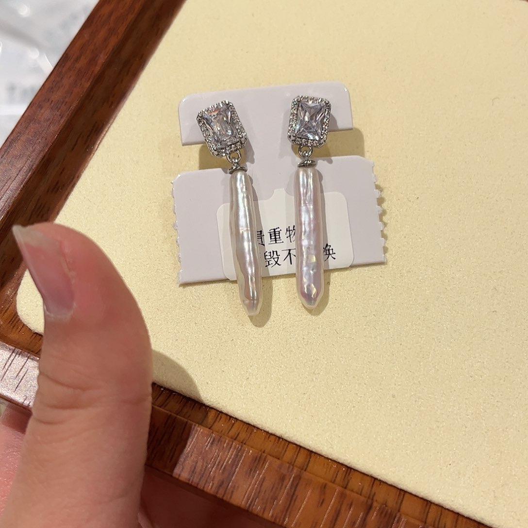 淡水珍珠耳饰合金