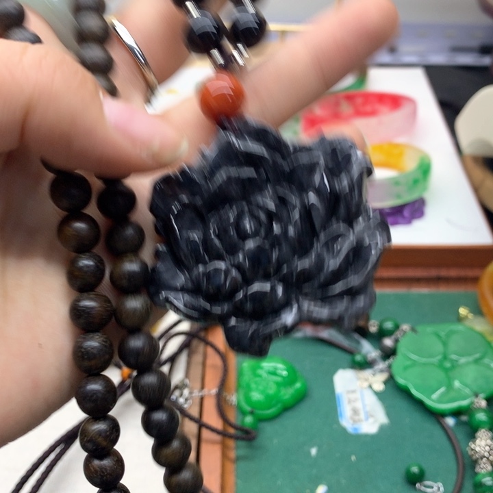 颈饰未镶嵌翡翠吊坠