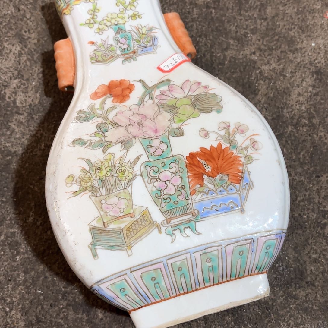 摆件与**行精品陶瓷工艺美术品摆件