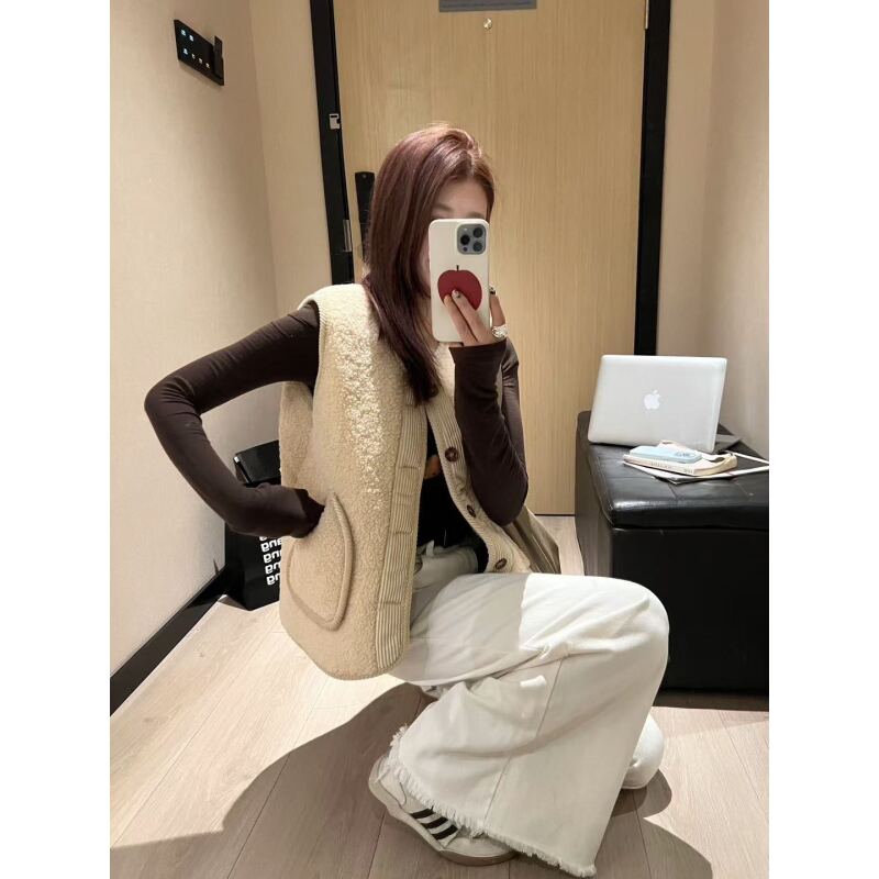 25款冬季舒适保暖羔羔毛马甲-A1033