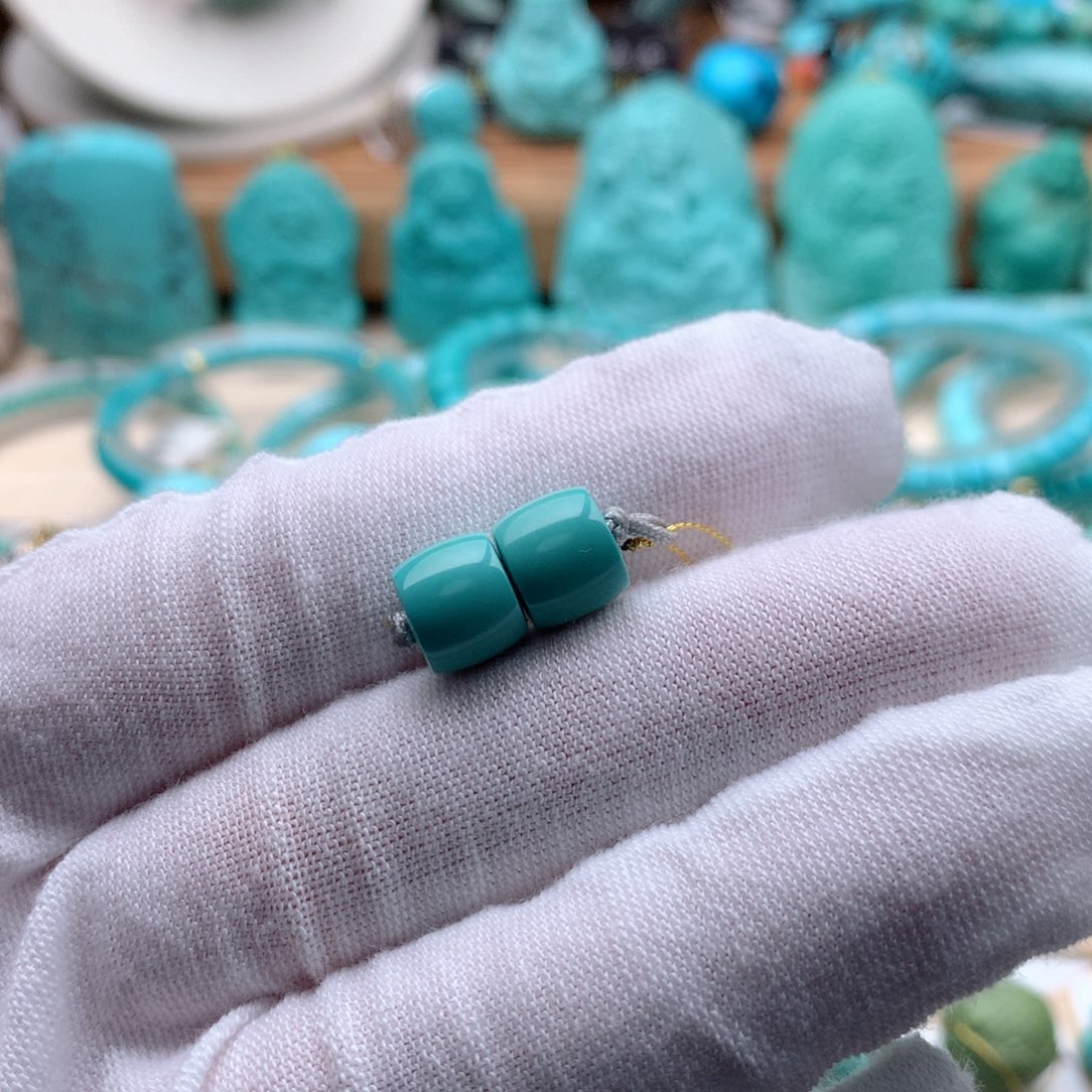 绿松石颈饰未镶嵌