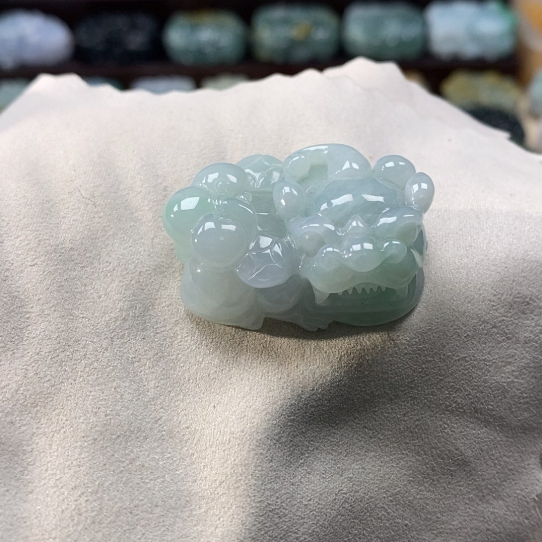 翡翠未镶嵌颈饰天然翡翠吊坠貔貅