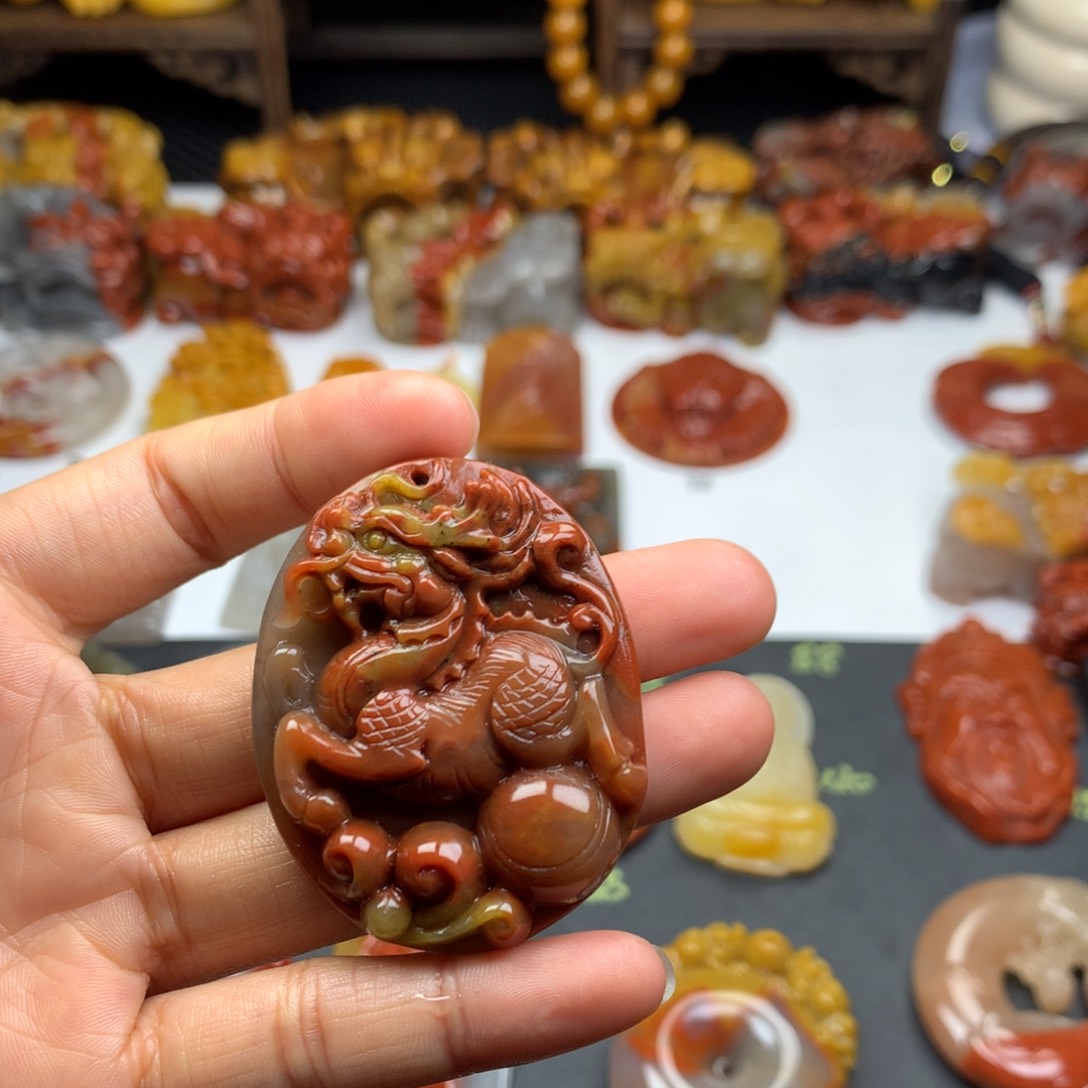 石英质玉（黄龙玉）挂件未镶嵌