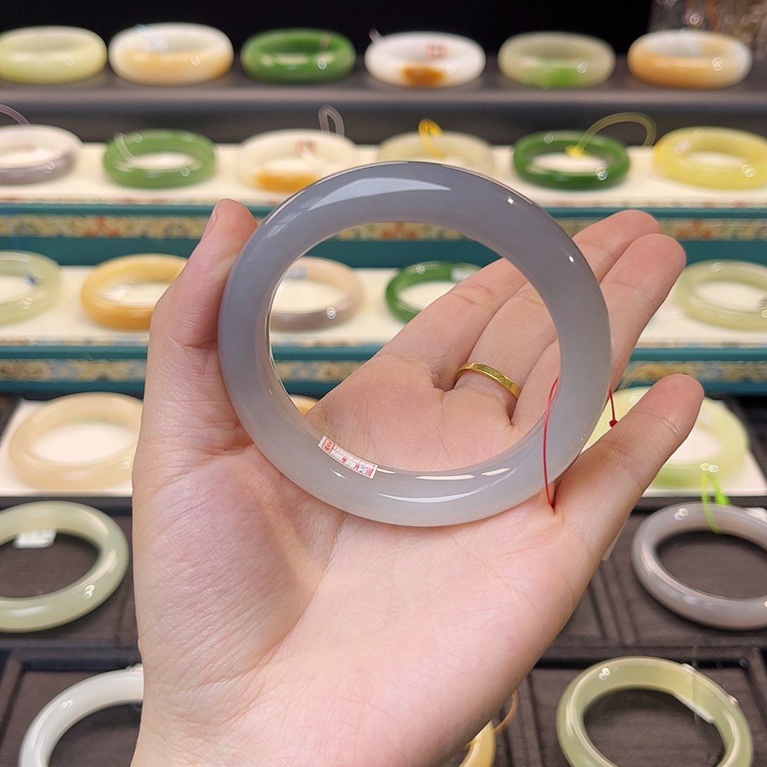 和田玉手镯未镶嵌 烟紫渐变