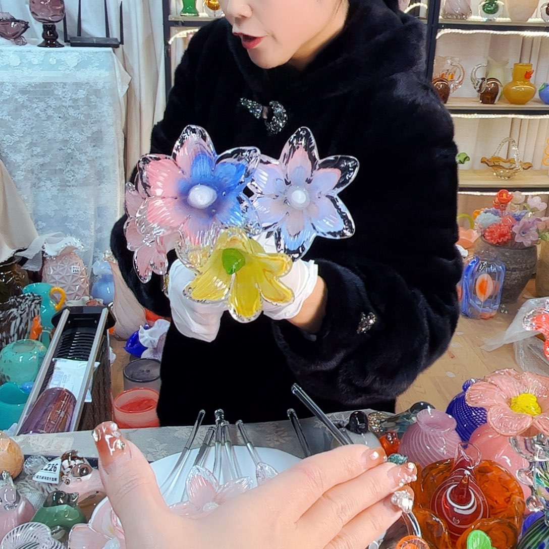 4朵小百合家悦美居琉璃工艺品